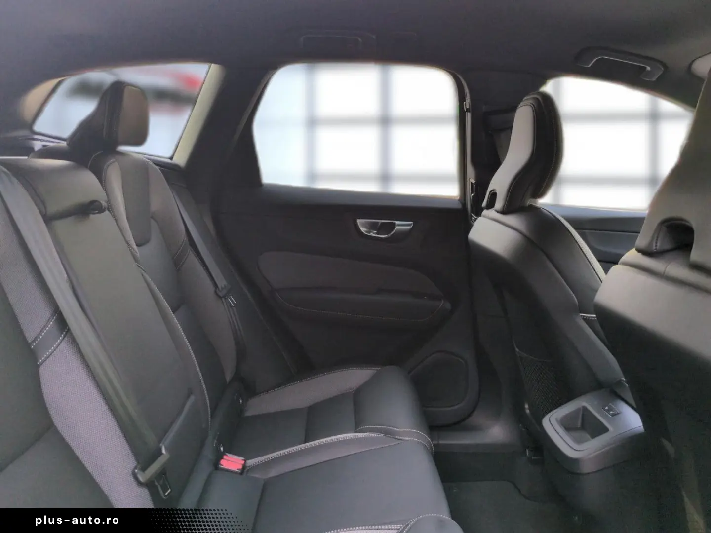 VOLVO XC60 B5 (Benzin) Plus Black Edition AWD - RFK