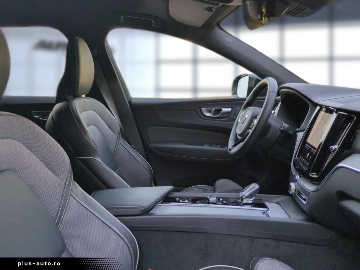 VOLVO XC60 B5 (Benzin) Plus Black Edition AWD - RFK