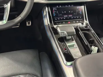 Audi Q8 50 TDI quattro S line Black B&O AHK