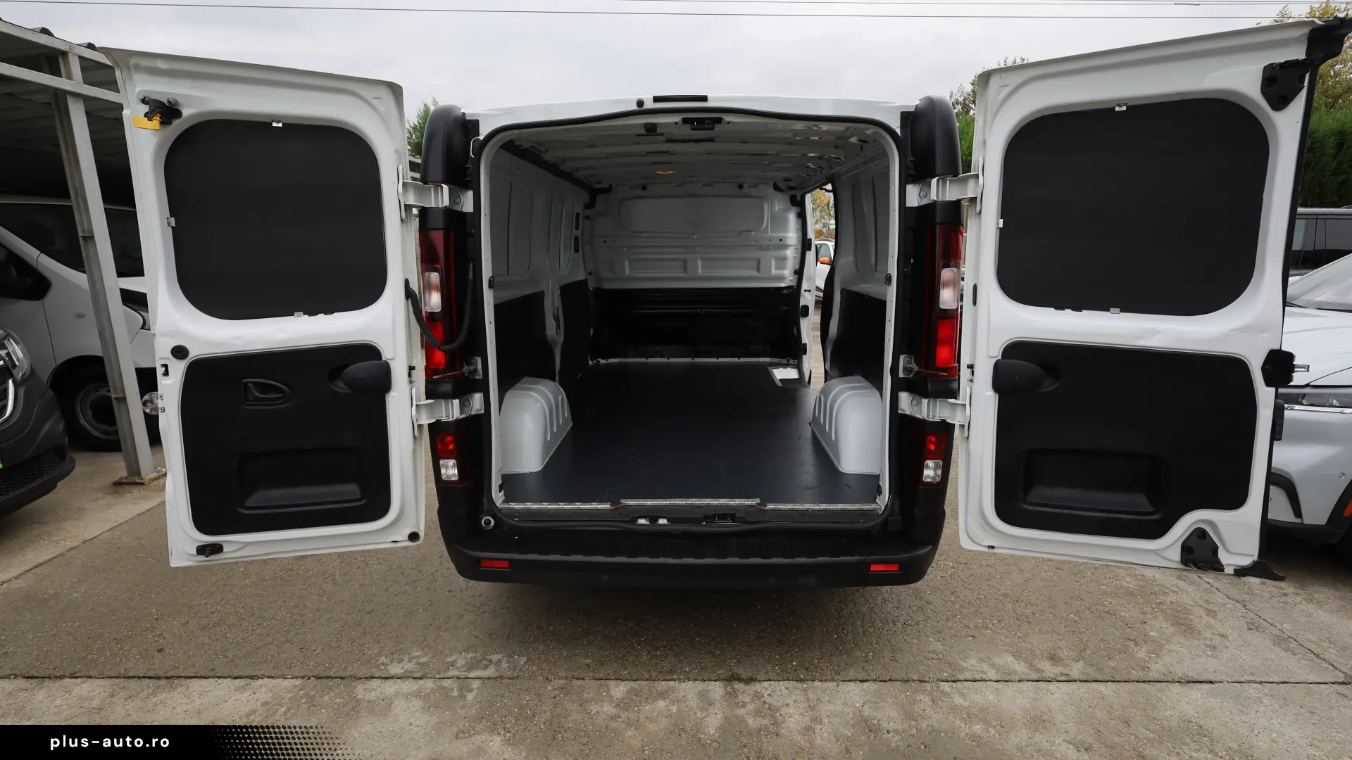 Renault Trafic L2H1 2.0D 145CP