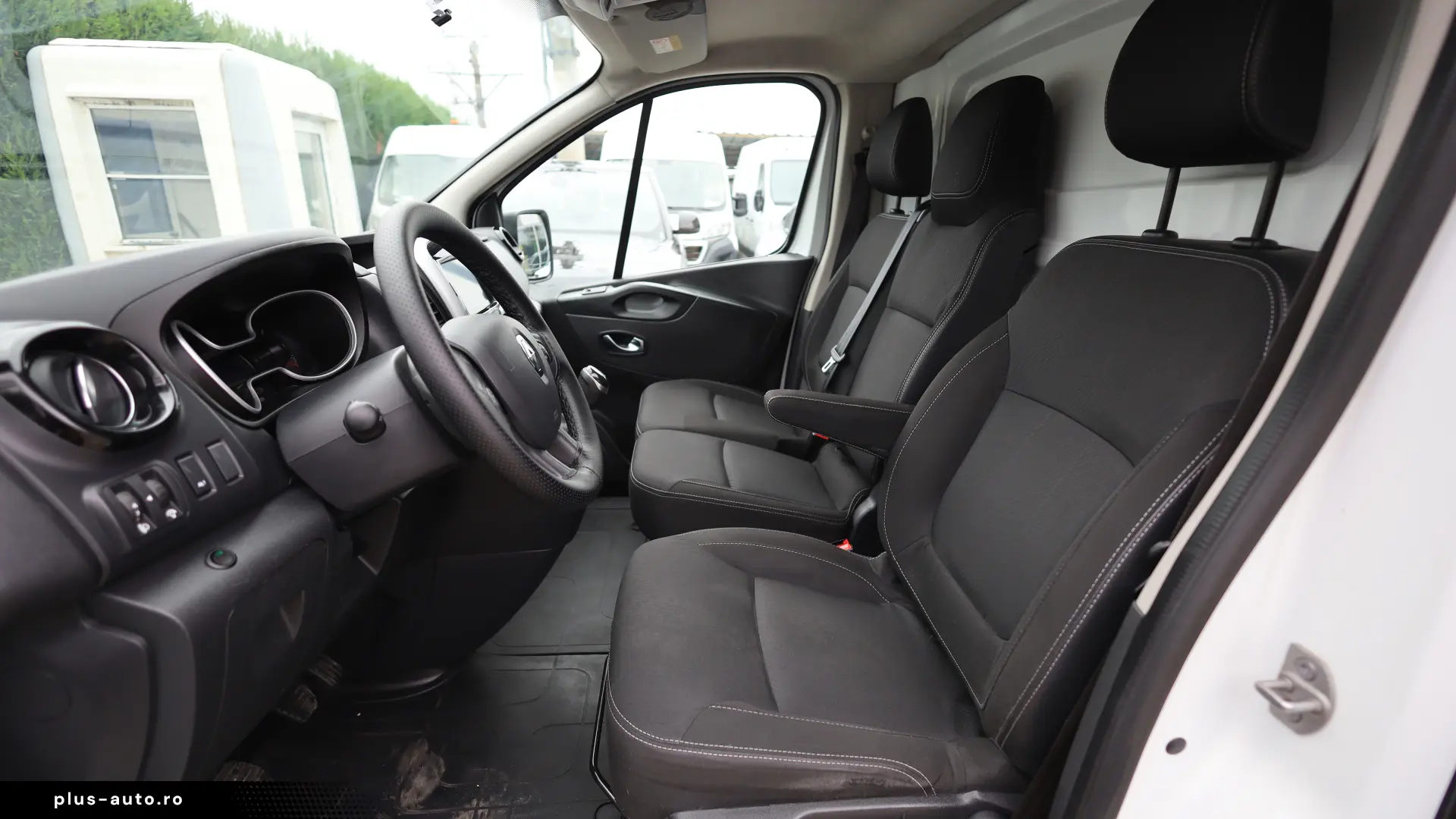 Renault Trafic L2H1 2.0D 145CP