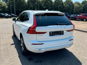 VOLVO XC60 T6 AWD Inscription PANO AHK LED PILOT ASSI