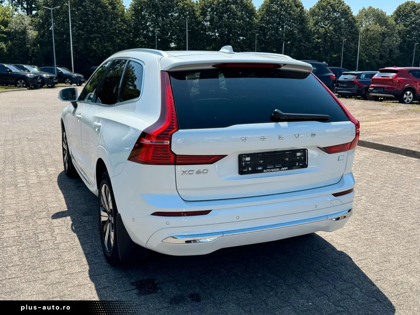 VOLVO XC60 T6 AWD Inscription PANO AHK LED PILOT ASSI