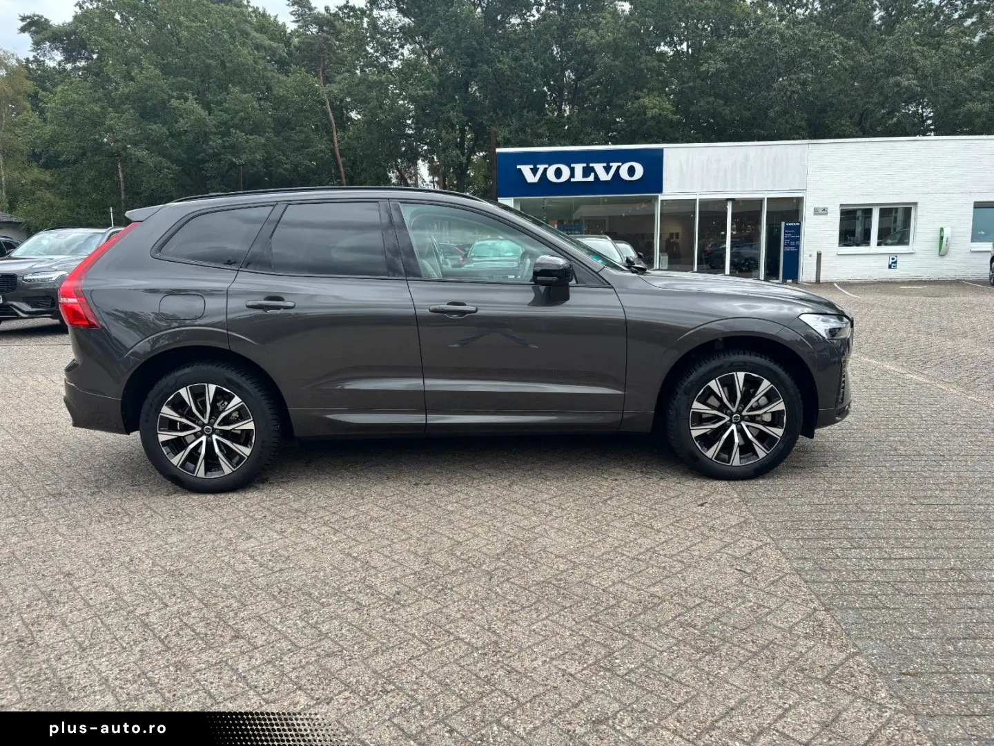 VOLVO XC60 B4 Plus Dark 2WD