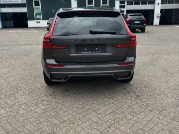 VOLVO XC60 B4 Plus Dark 2WD