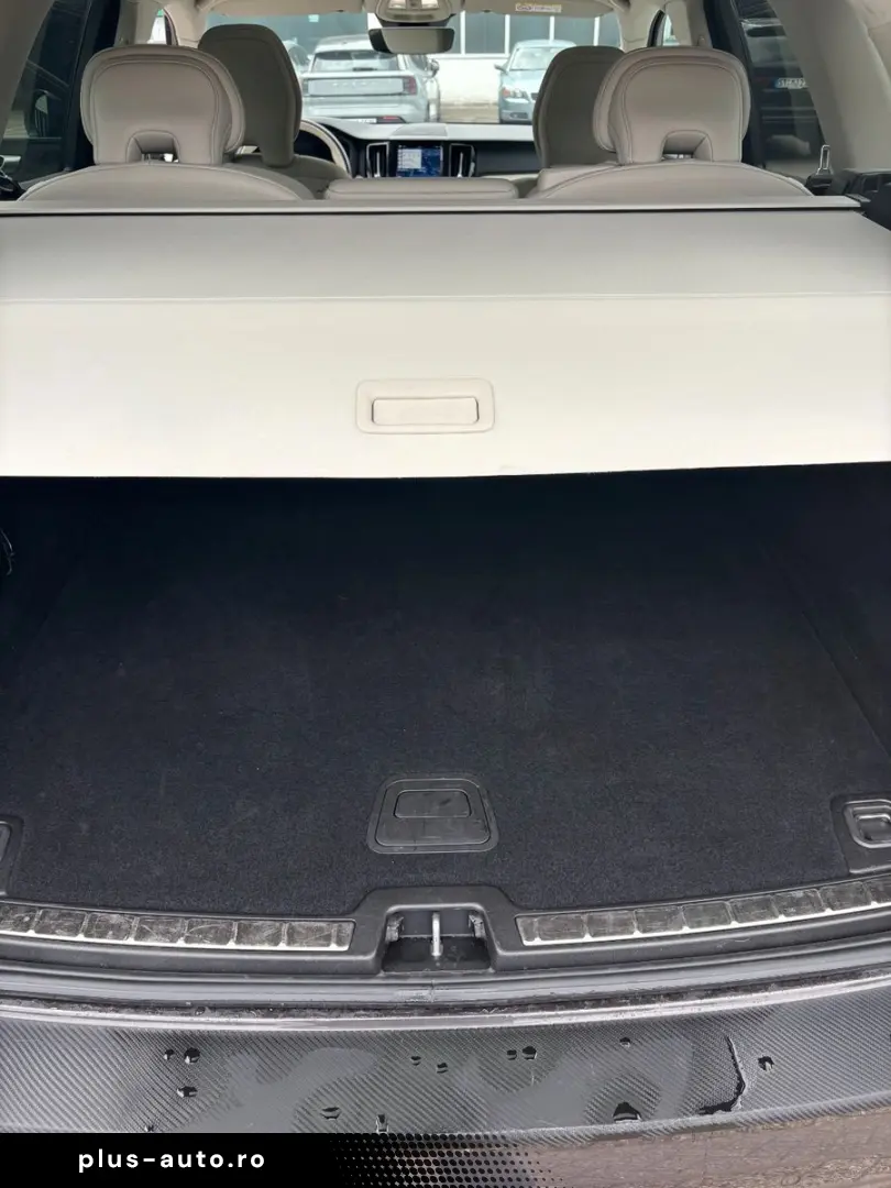 VOLVO XC60 B4 Plus Dark 2WD