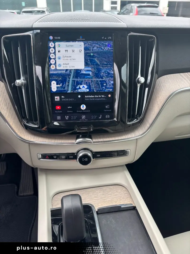VOLVO XC60 B4 Plus Dark 2WD