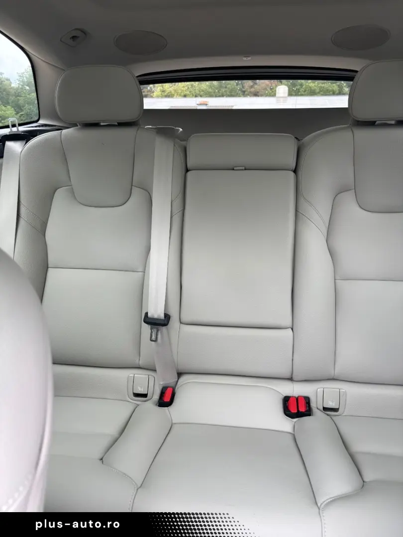 VOLVO XC60 B4 Plus Dark 2WD