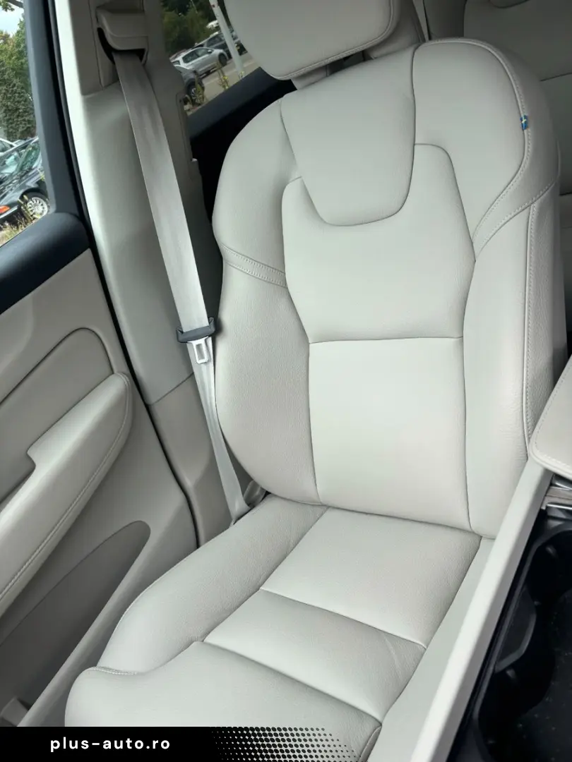 VOLVO XC60 B4 Plus Dark 2WD