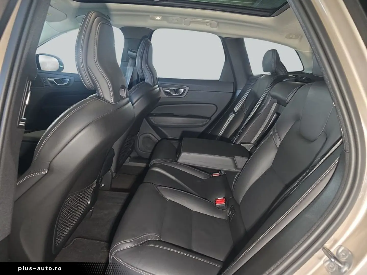 VOLVO XC60 B5 B AWD Plus Dark