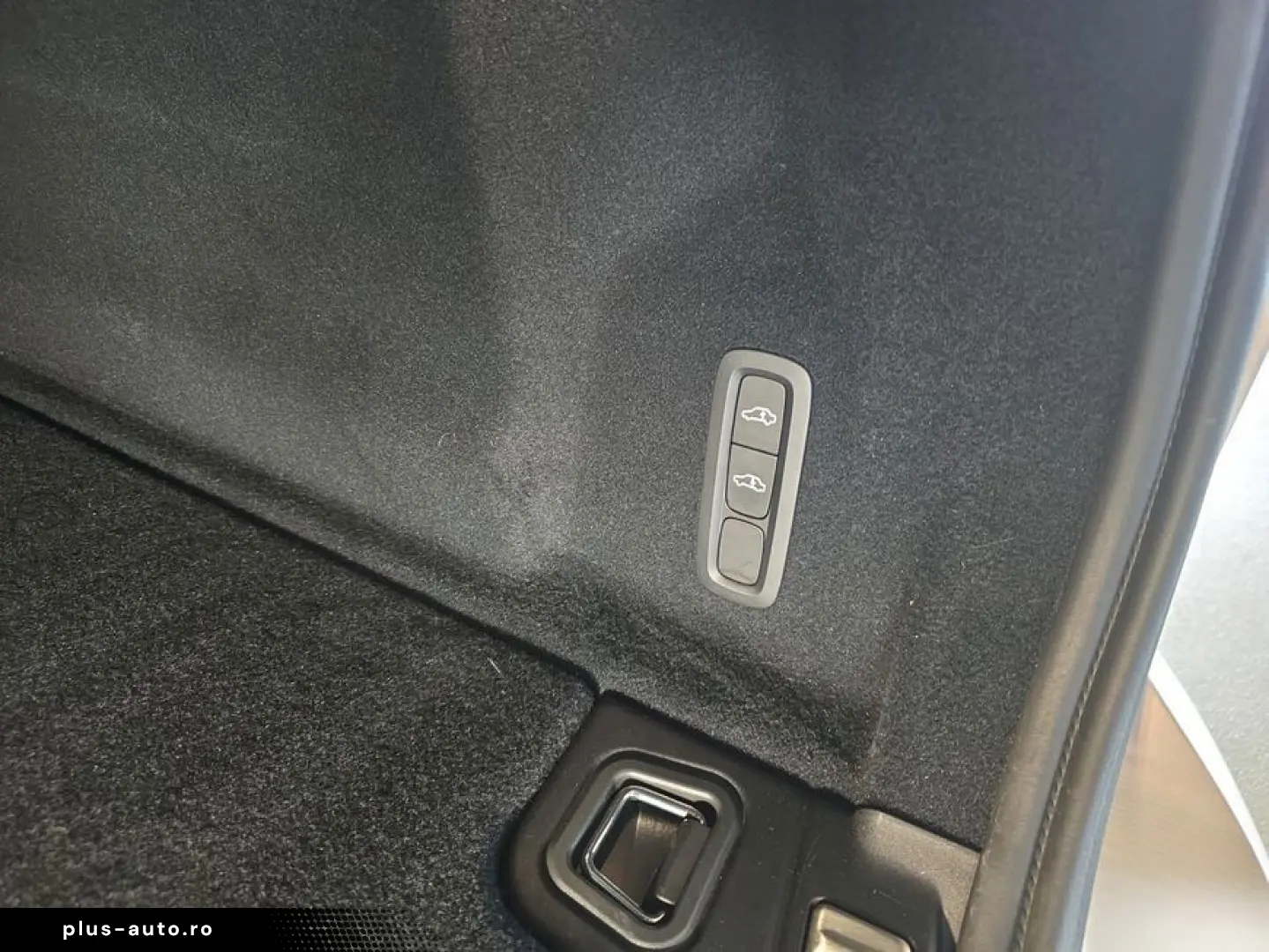 VOLVO XC60 B5 B AWD Plus Dark