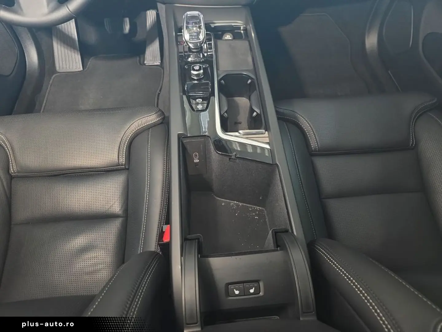 VOLVO XC60 B5 B AWD Plus Dark
