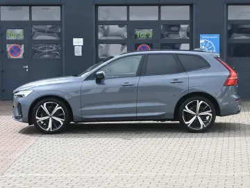 VOLVO XC60 B5D AWD Ultimate Dark LED PANO STHZ H&K 360