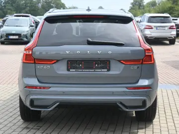 VOLVO XC60 B5D AWD Ultimate Dark LED PANO STHZ H&K 360
