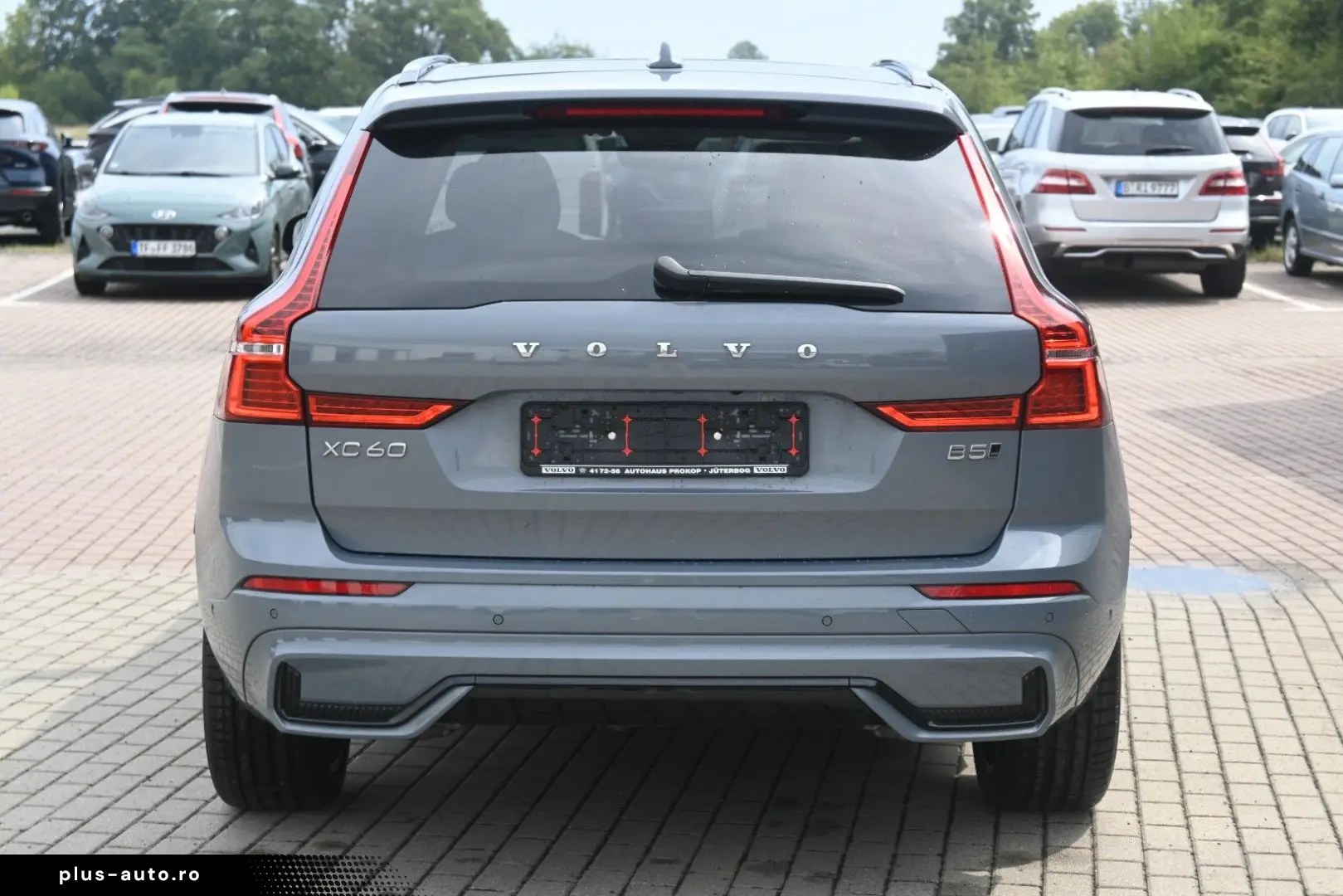 VOLVO XC60 B5D AWD Ultimate Dark LED PANO STHZ H&K 360