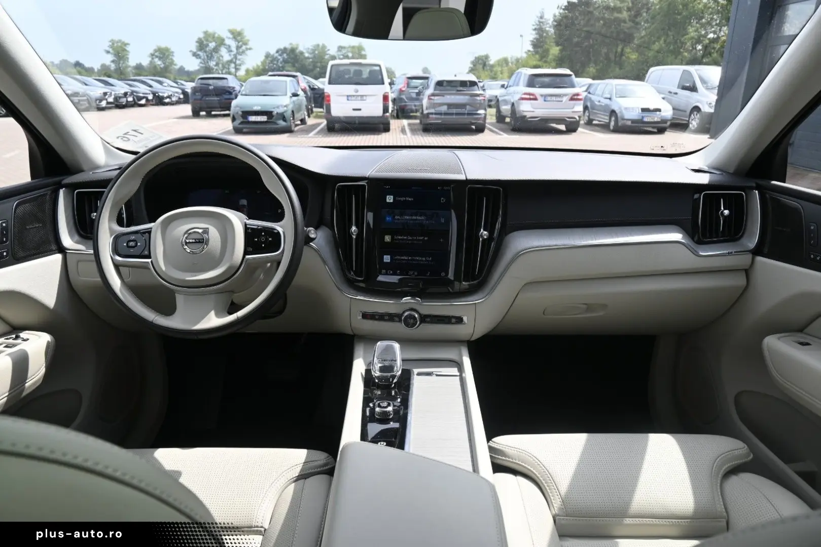 VOLVO XC60 B5D AWD Ultimate Dark LED PANO STHZ H&K 360