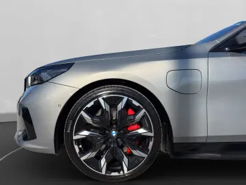 BMW 550e xDrive M Paket Pro Panorma B&W HiFi 360  Ka