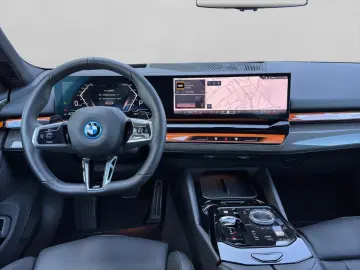 BMW 550e xDrive M Paket Pro Panorma B&W HiFi 360  Ka