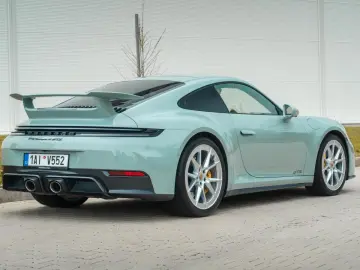 Porsche 911 Carrera 4 GTS T-Hybrid