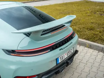 Porsche 911 Carrera 4 GTS T-Hybrid