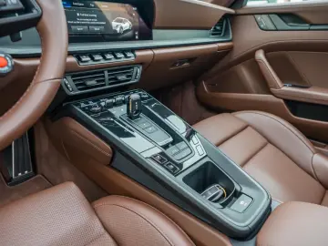 Porsche 911 Carrera 4 GTS T-Hybrid