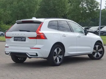 VOLVO XC60 Recharge T6 R-Design  PANO Distronic Autom.