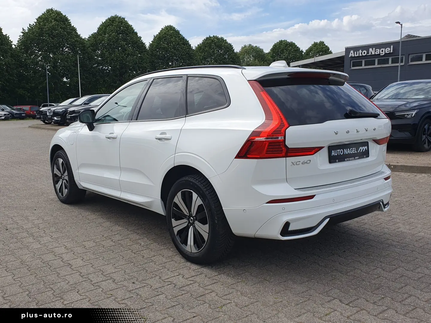 VOLVO XC60 Recharge T6 R-Design  PANO Distronic Autom.
