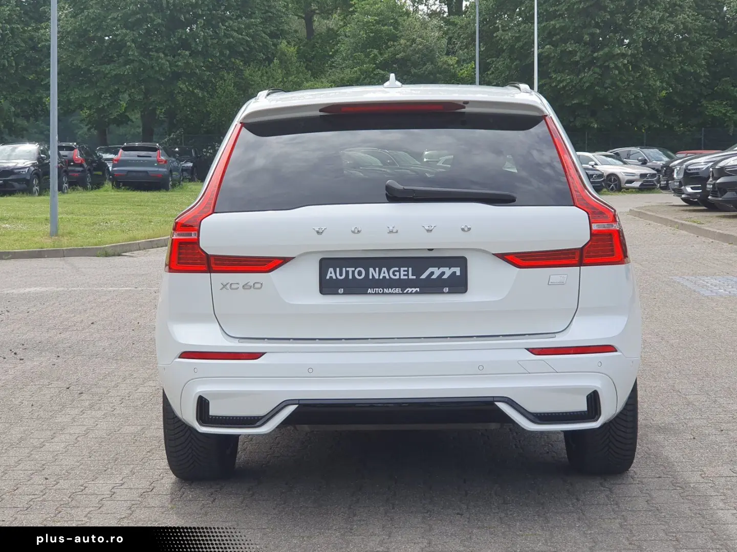 VOLVO XC60 Recharge T6 R-Design  PANO Distronic Autom.
