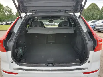 VOLVO XC60 Recharge T6 R-Design  PANO Distronic Autom.