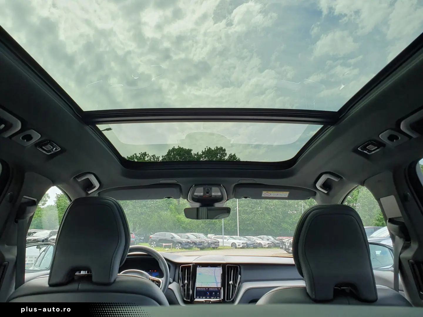 VOLVO XC60 Recharge T6 R-Design  PANO Distronic Autom.