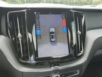 VOLVO XC60 Recharge T6 R-Design  PANO Distronic Autom.