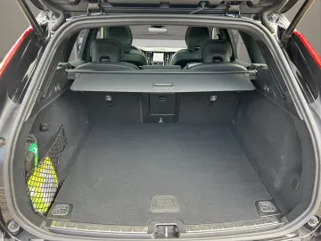VOLVO XC60 B5 B AWD Ultra Black Edition 360  PANO NAVI