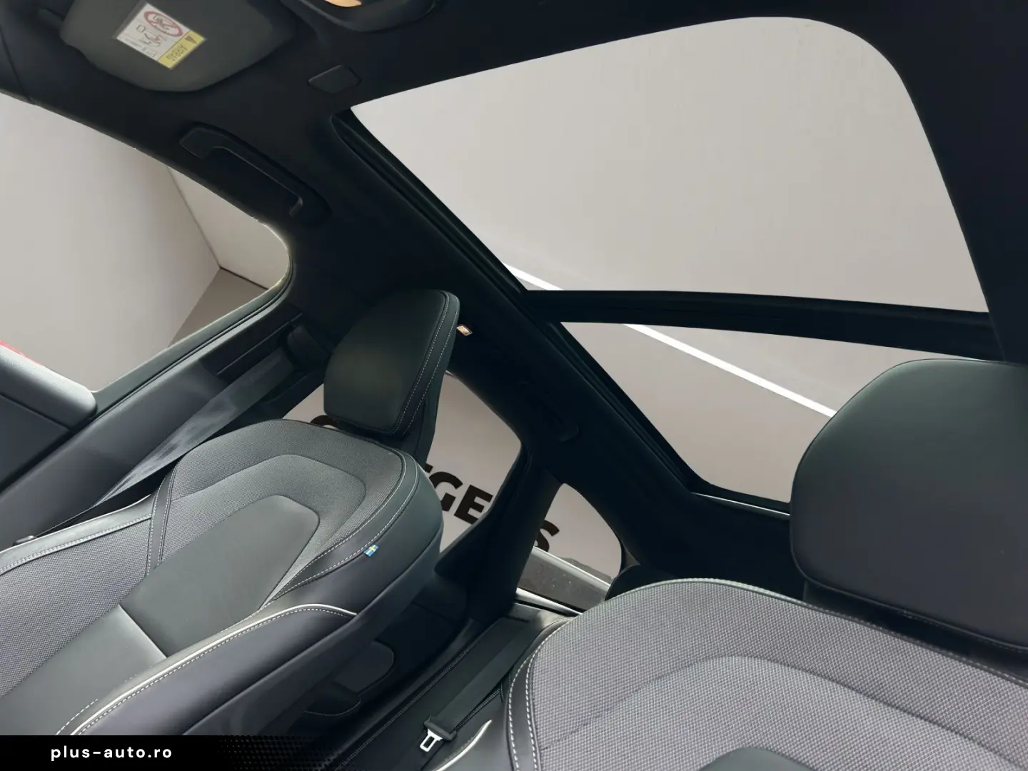 VOLVO XC60 B5 B AWD Ultra Black Edition 360  PANO NAVI