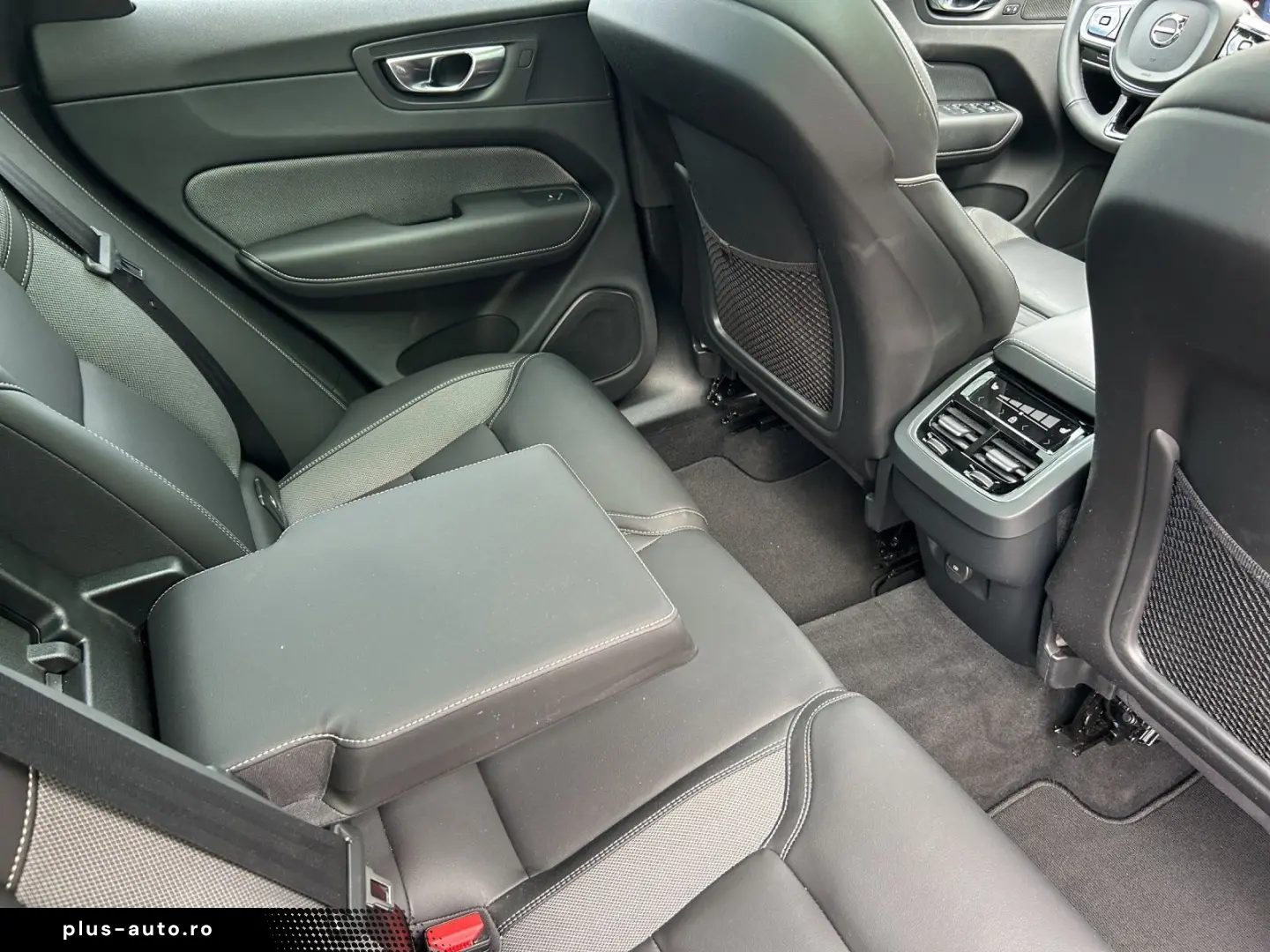 VOLVO XC60 B5 B AWD Ultra Black Edition 360  PANO NAVI