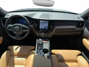 VOLVO XC60 B4 Diesel AWD Plus Dark