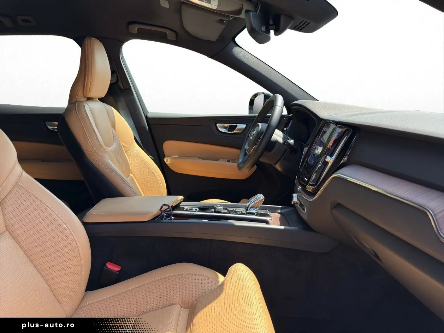 VOLVO XC60 B4 Diesel AWD Plus Dark