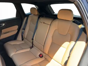 VOLVO XC60 B4 Diesel AWD Plus Dark