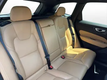 VOLVO XC60 B4 Diesel AWD Plus Dark