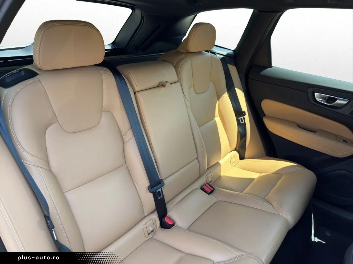 VOLVO XC60 B4 Diesel AWD Plus Dark