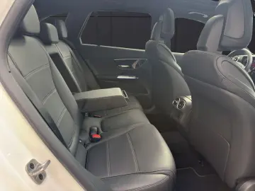 MERCEDES-BENZ GLC 200 4M AMG Premium Sitzklima Massa…
