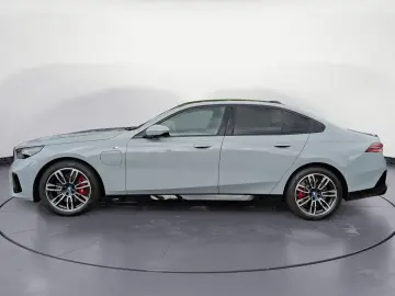 BMW 550e xDrive M Sportpaket Panorama Komfortzugang