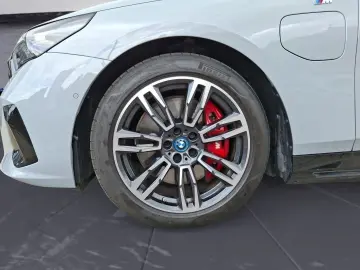 BMW 550e xDrive M Sportpaket Panorama Komfortzugang