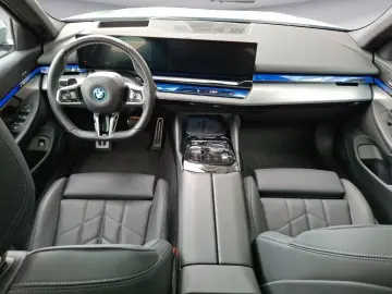 BMW 550e xDrive M Sportpaket Panorama Komfortzugang