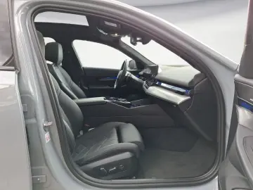 BMW 550e xDrive M Sportpaket Panorama Komfortzugang
