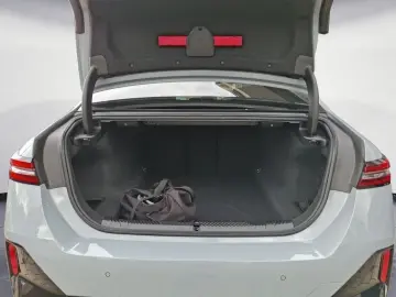 BMW 550e xDrive M Sportpaket Panorama Komfortzugang