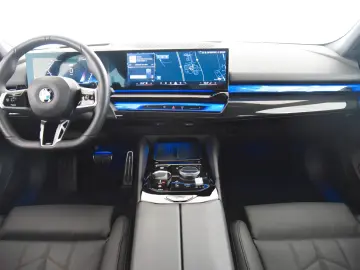 BMW 540 d xDrive M Sport Pro DrivAssPro Head-
