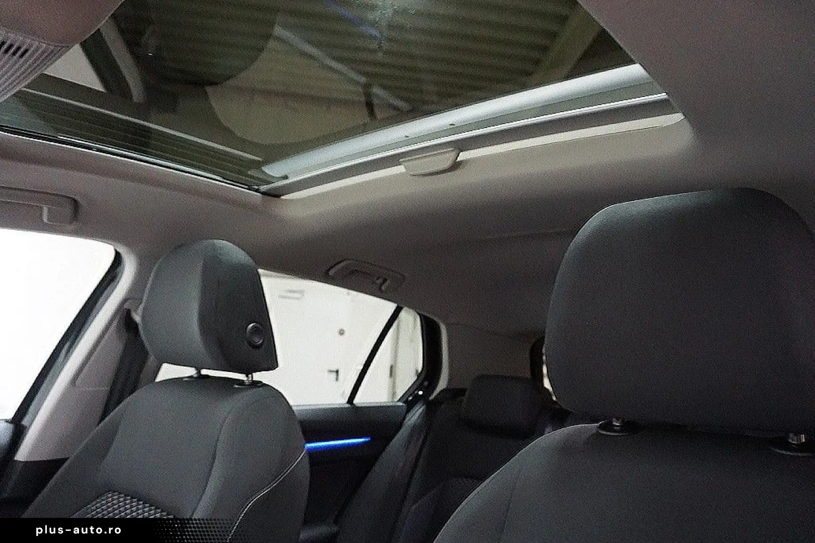 VOLKSWAGEN Golf 2022 — imagine 12