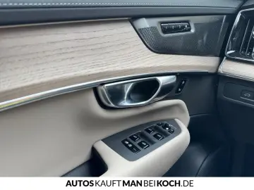 VOLVO XC90 T8 AWD Plug-in Hybrid Plus Dark