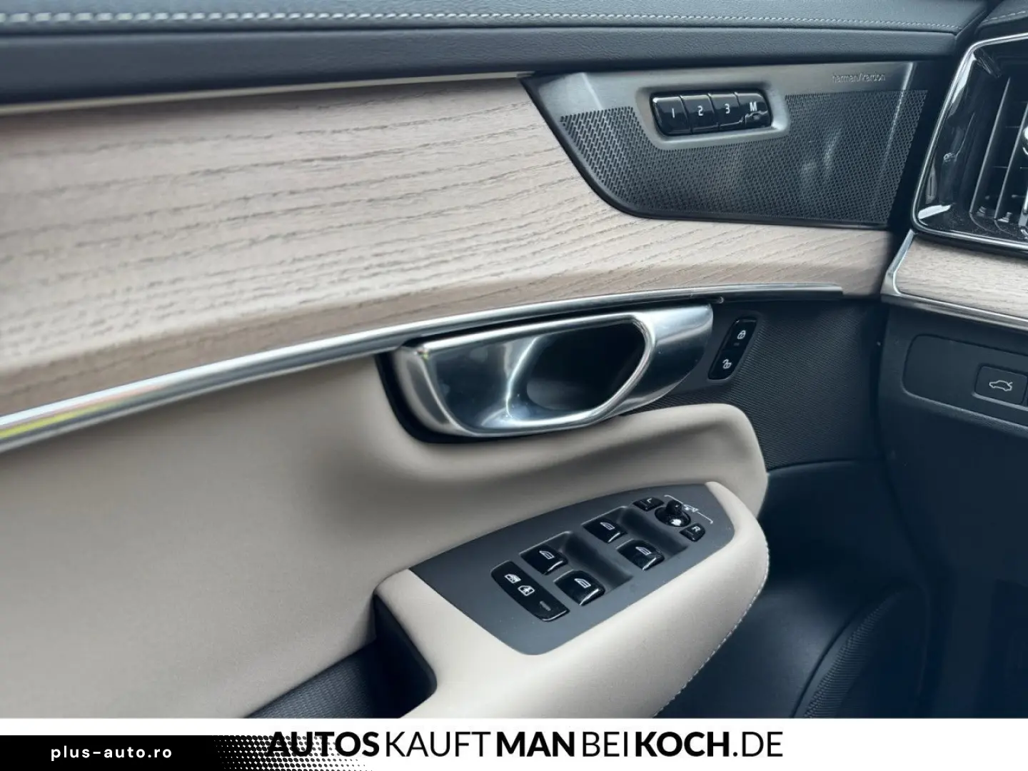 VOLVO XC90 T8 AWD Plug-in Hybrid Plus Dark