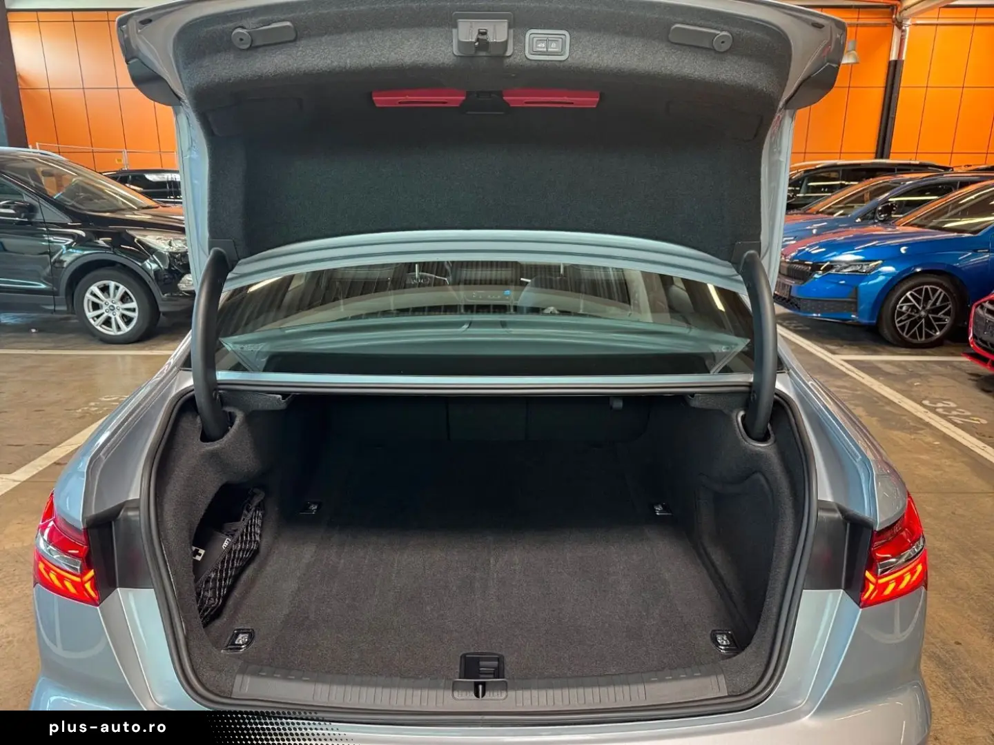 AUDI A6 45TFSI quattro S line ACC AHK Pano Matrix NAV